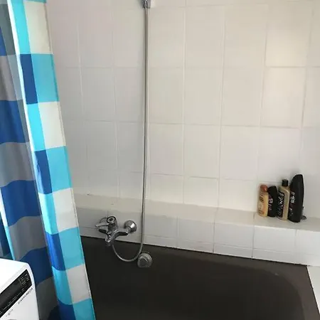 2-Zi Whg, Ruhig+Zentral, Neu Renov.+Eingerichtet 아파트 *