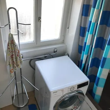 2-Zi Whg, Ruhig+Zentral, Neu Renov.+Eingerichtet *